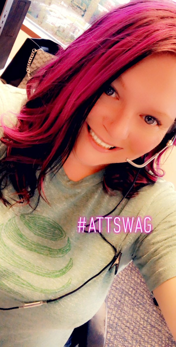 Carla_Sparkles's tweet photo. Happy Hi-Five Friday from Richardson! Rockin’ the ATTSWAG! #HappyCSWops #WFORCEops #LifeAtATT @Engage_Ops https://t.co/nALLGNJhJr