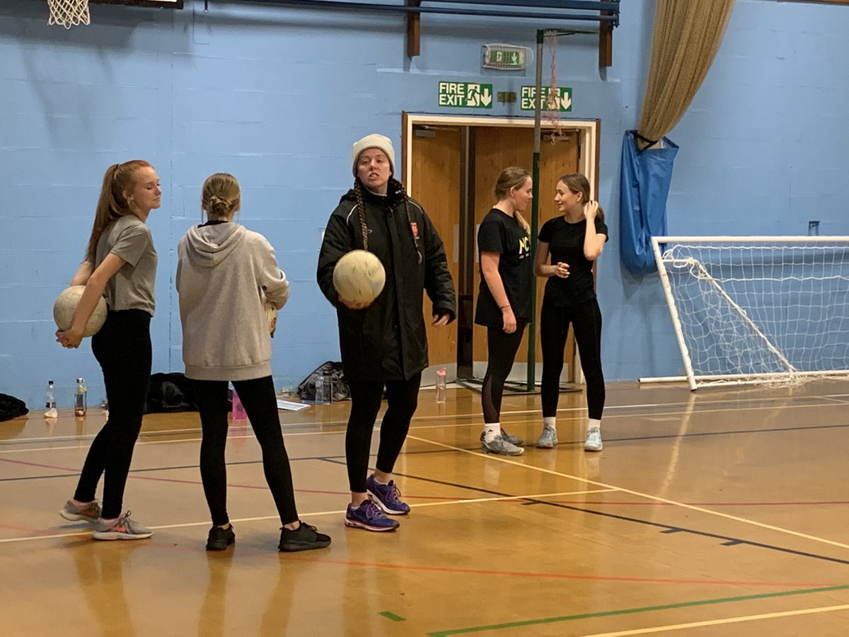 BrookshawNC's tweet photo. Thanks to our ex junior player @sophiehankinx for another awesome training session tonight with our yr9/10/11 squads.
Everyone enjoyed the session &amp; we look forward to Sophie returning for more sessions with us soon.🧡🖤🧡🖤 https://t.co/UrJowUEBIf