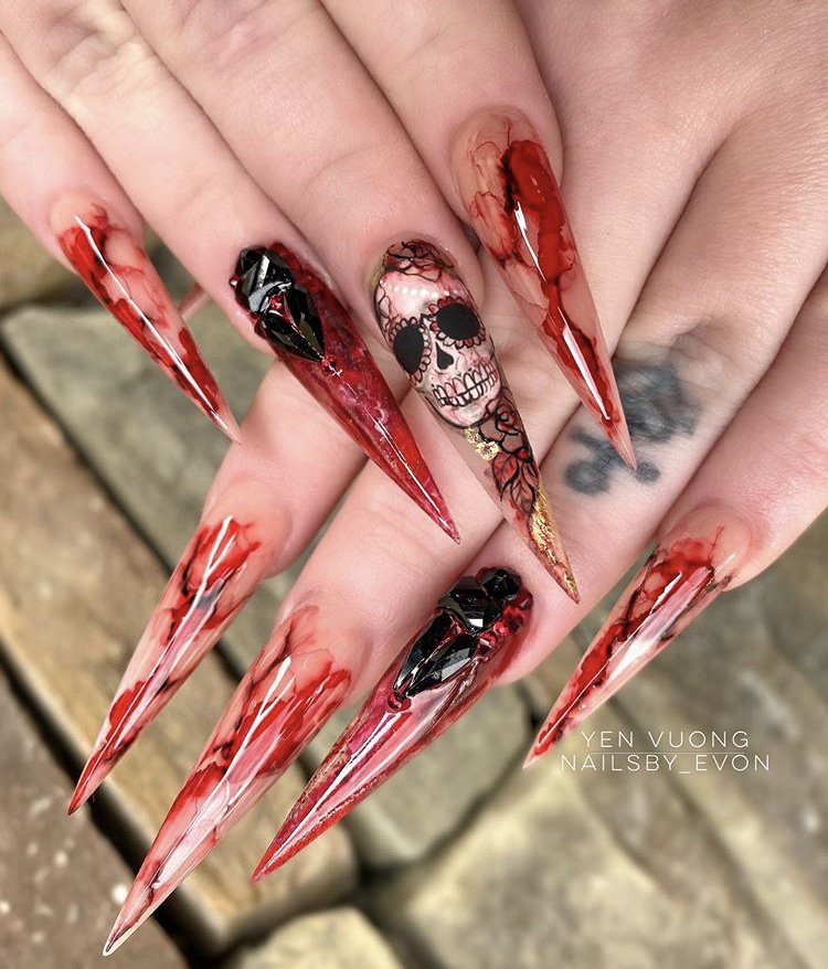 inmnails's tweet image. Blo0o00OoDy WIcked @nailsby_evon #nailart #halloween #nails #blood #bloody #art #creepy yet #beautiful