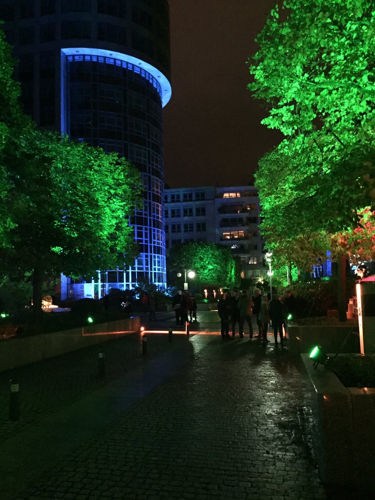 aschier1's tweet image. Moabit leuchtet. Straße der Erinnerung. #Spreebogen