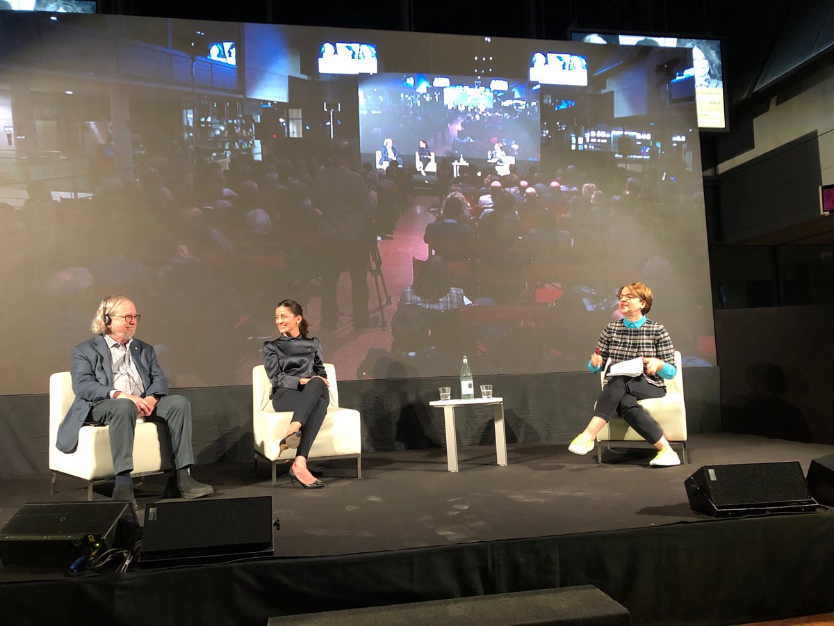 Rossella Panarese presenting the “rock star” James Allison Medicine Nobel Prize 2018 and the computation biologist Francesca Demichelis  at Cibio  UniTrento. At Muse, the same day, the stars of science and the guest stars of the Sport Festival of Trento.
What a wonderful world!