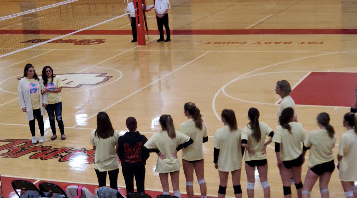 lanidjones's tweet photo. THS volleyball was honored to present an $810 check to the Perrelle Family for the Jenna Perrelle Scholarship Fund.  Jenna was a student Athlete at THS and was killed in a car accident February 14, 2019 @_THS_volleyball @THSouthSports @IHSAAvb @THSouthTribe https://t.co/B5VTabAN0h