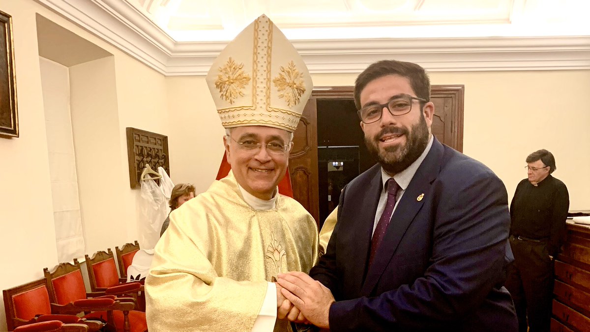 silviojbaez's tweet photo. Con Don Jesús Manuel Sánchez Cabrera, Alcalde de la ciudad de Ávila, a quien agradecí hoy después de la eucaristía, el pronunciamiento institucional del ayuntamiento de la ciudad en solidaridad con el pueblo nicaragüense que sufre la represión gubernamental. https://t.co/qw31U93SWd