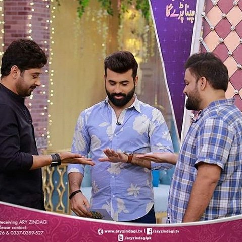 Bhae v dk #WewantSalamZindagiback on r screns😭 on ARY Zndgi
Litrlly em cryng
missing the snapchat pic of @faysalquraishi bhai's 😭(aadi faizan chlo shw pr)
Missing @mfaizansk bhai's #rozkitasveer
Missing @aadiadealamjad madnes & sharartain 😭
Msng the elegnt voice of kashif bhai