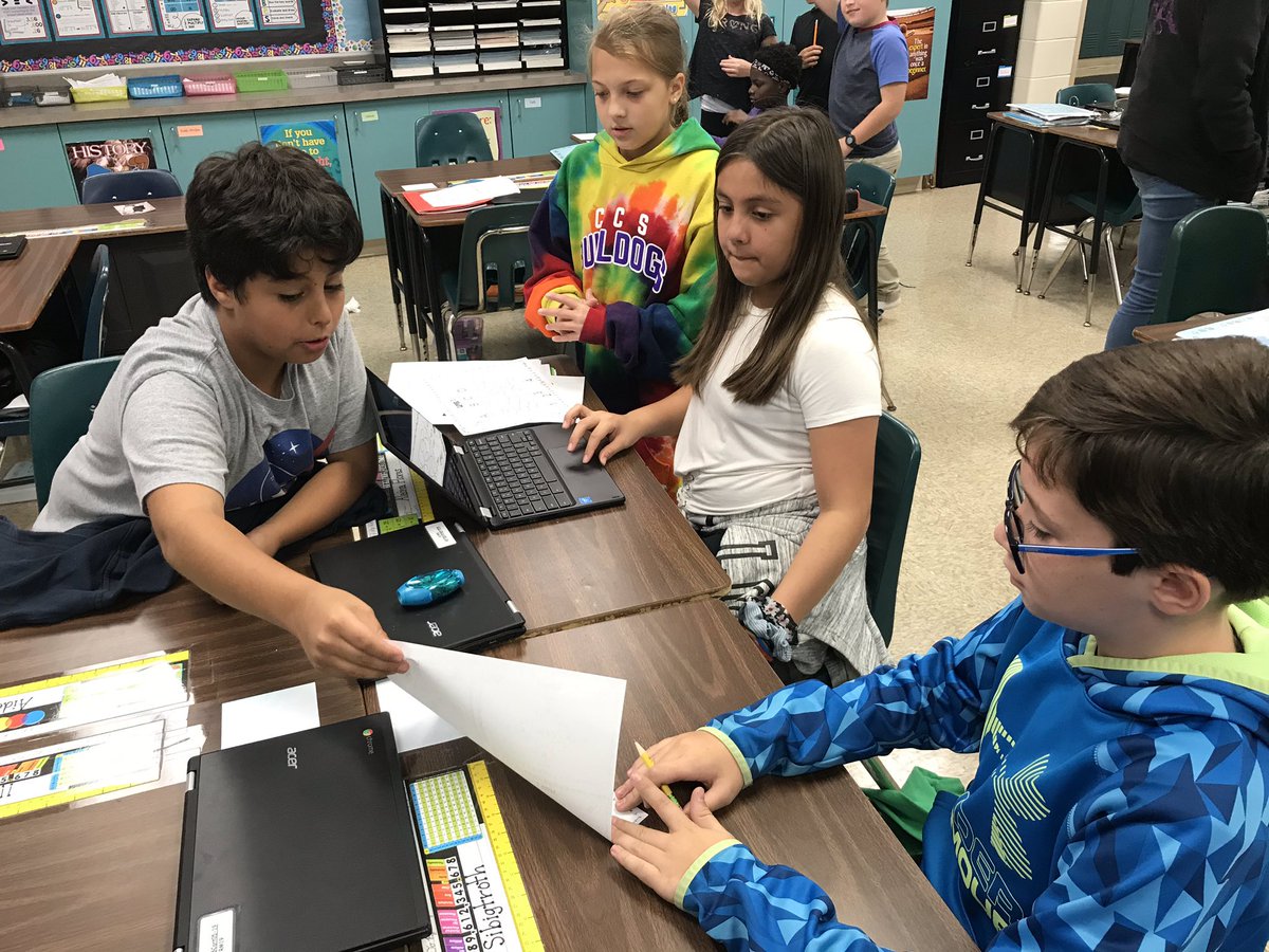kimweldon5's tweet photo. Students are using long division to escape the classroom! #5weldon #ccs118life #d118life https://t.co/miMz5cCO9F