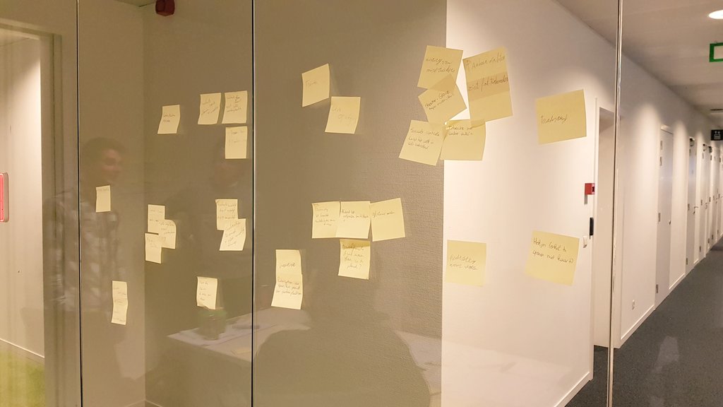 WardBeyens's tweet photo. Innovational focus, scenario analyze, persona, design criteria, must should could won't 
Ideeën krijgen vorm! #dewarmstehackathon #teamwork #hackathon #thomasmore #itfactory #realdolmen #iot #bit #denachtisnogjong https://t.co/15sGKFgftz