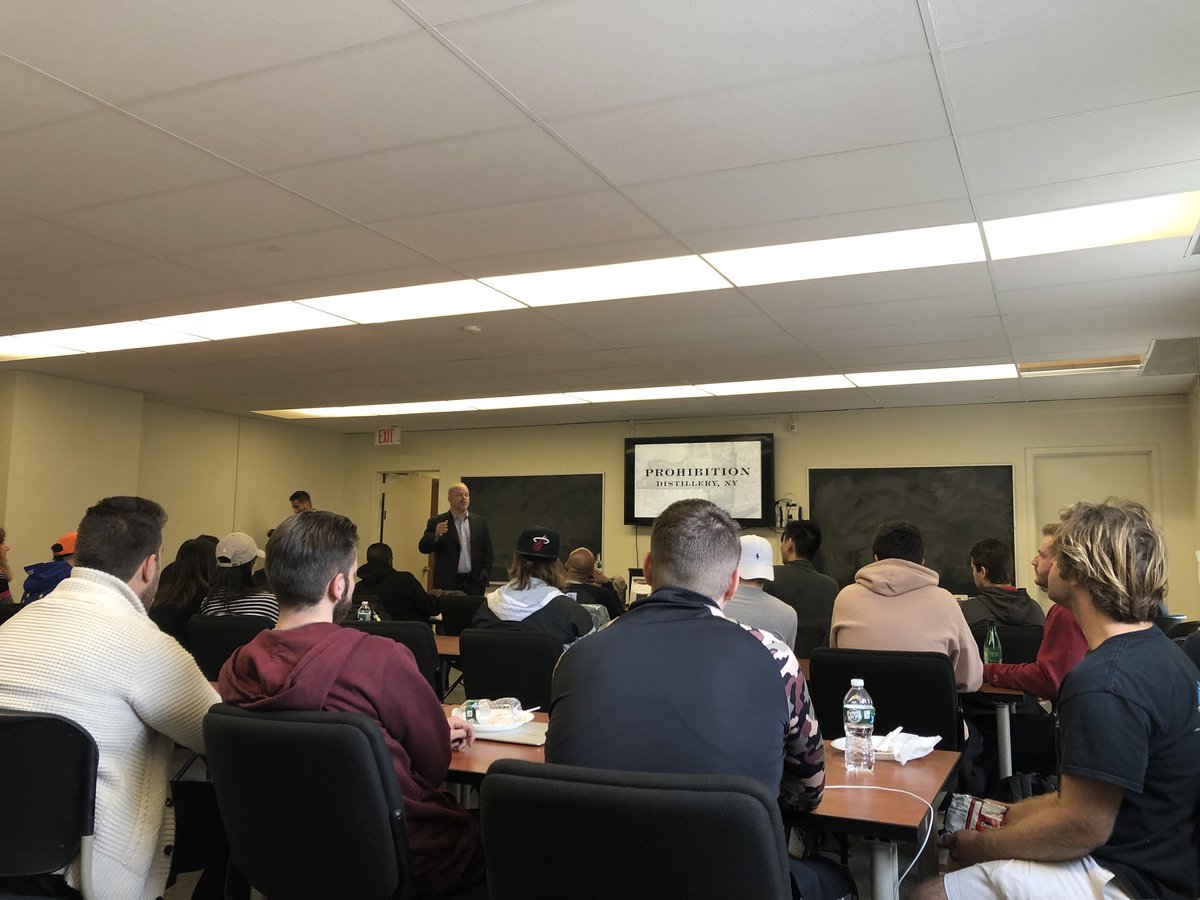 stonybrookalum's tweet image. We had a great afternoon hearing from our alumnus in residence speaker, Brian Facquet ‘95, who spoke to @sbucob students about his entrepreneurial journey from Seawolf to craft distiller and owner of @Bootlegger21!