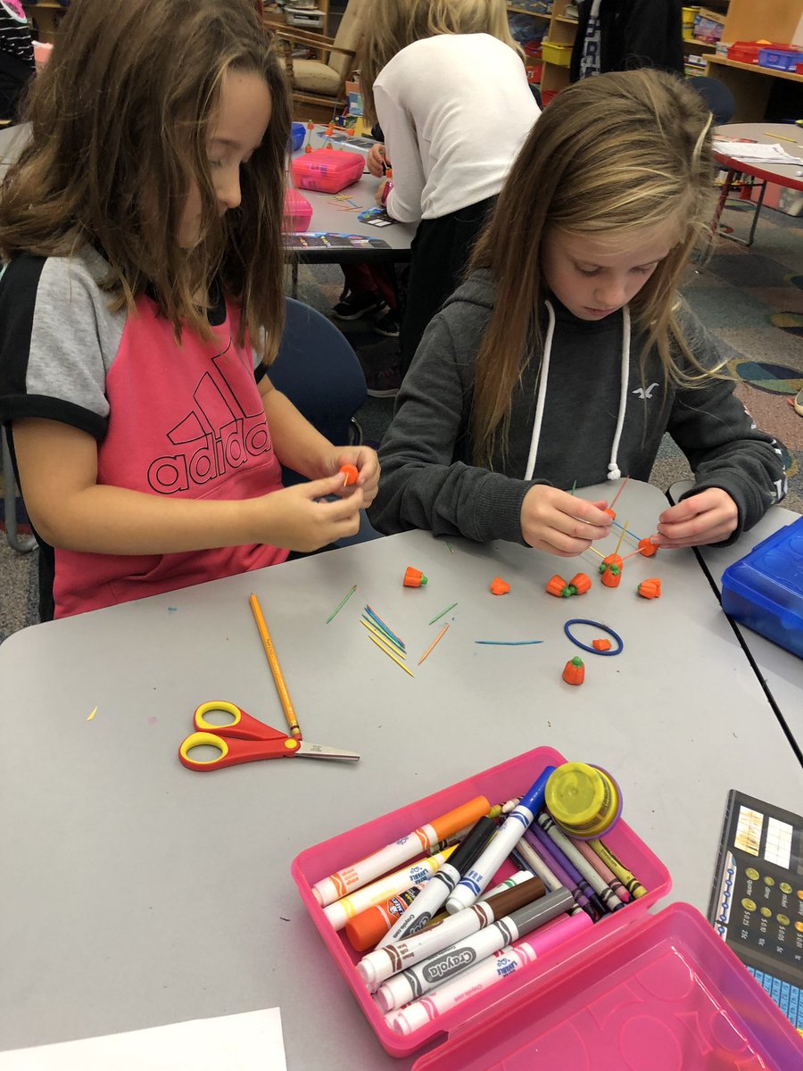 megan_zale's tweet photo. Candy Corn STEM challenge with our buddies! #STEM #buddies #candycornchallenge https://t.co/7oAMdgIGhY