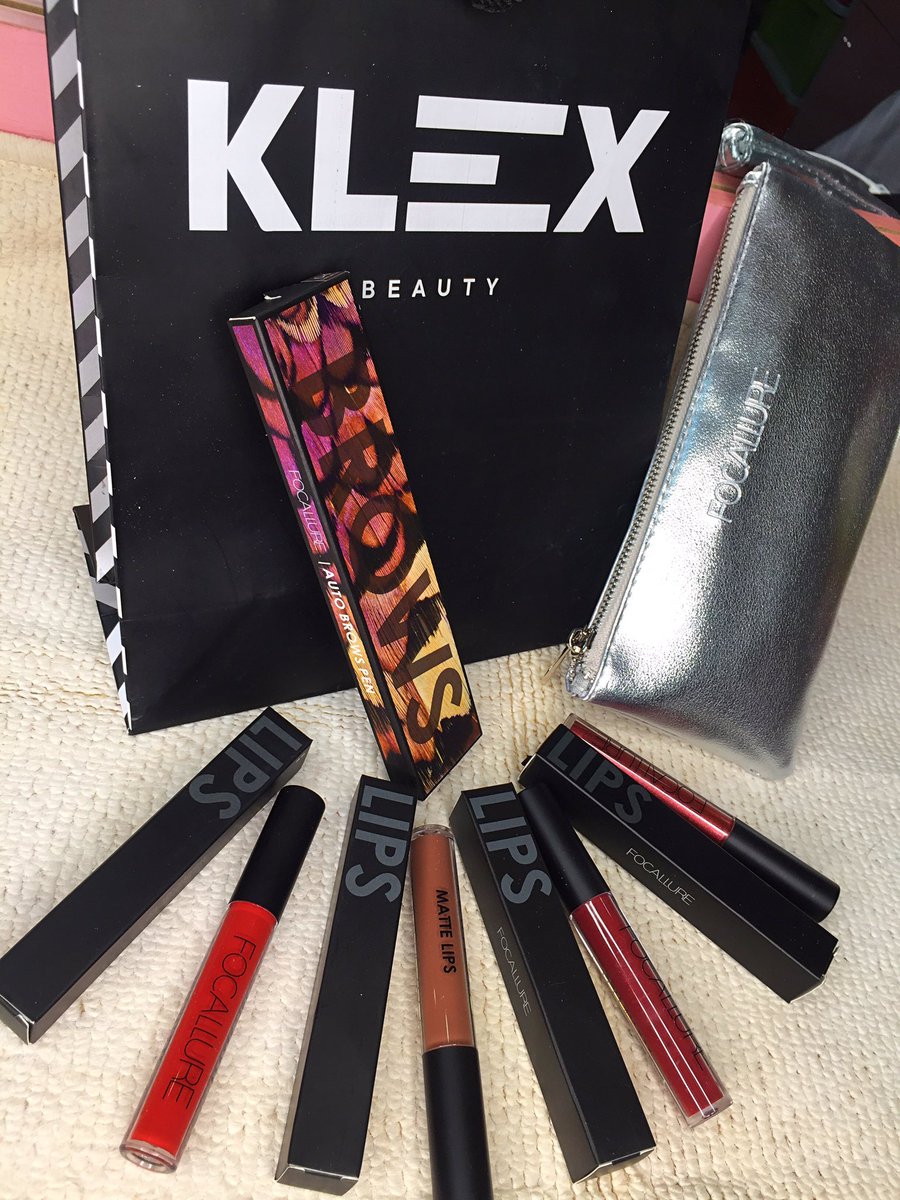 MisBukola's tweet photo. I got my package today!💃💃
Thank you so much @KlexBeauty 
Can’t wait to make reviews😁💃

Where are my makeup lovers?

Follow &amp; Patronize @KlexBeauty and thank me later😘 https://t.co/og9mmh50bF