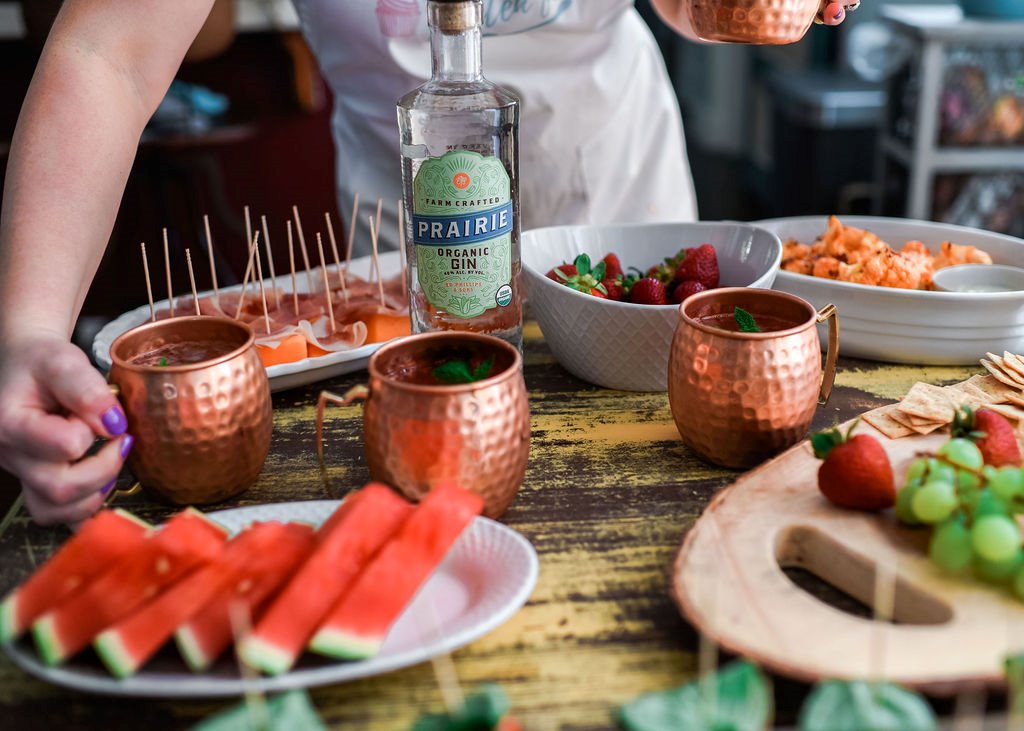 LivingFreelyGF's tweet photo. Cheers to the weekend! Invite your friends over and make some delicious cocktails using @prairieorganic #glutenfree spirits! Here is my favorite Moscow Mule recipe #ad #PrairieOrganic #MakeMineOrganic #EnjoyDoingGood https://t.co/C2h9xDrtkX https://t.co/kYgwdqFZec