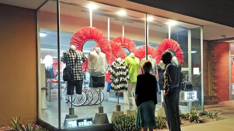 palmspringslife's tweet photo. Wil Stiles and his wife Molly Bondhus are donating $500,000 in clothing to @RevivalsStores’ three locations to assist @DesertAIDS Project. https://t.co/e9jxJQgv0K #shopping #DesertAIDSProject #WilStiles #retail #thingstodo #giving https://t.co/E9qt6UoLXq