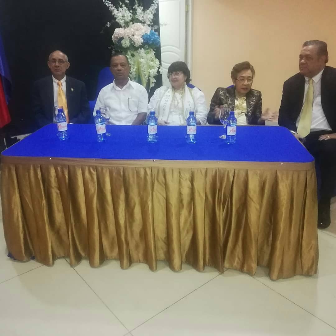 En el marco de la celebración del 171 Aniversario de Fundación del Distrito de #Chité,  ayer se rindió merecido homenaje a la educadora Bleysin Yap de Antúnez, Hija Meritoria y al Folclorista Sixto Gómez Pimentel,  fundador del conjunto típico " Los Defensores de la Cumbia"