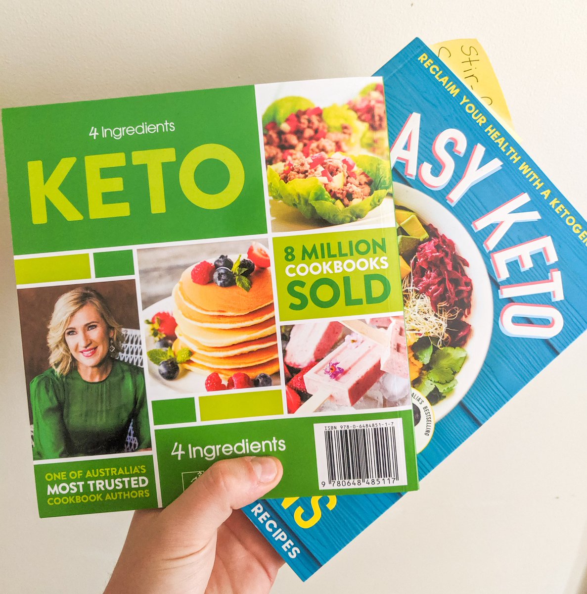 _camporter's tweet photo. My mum bought me these two books and they have have been like a Bible to me over the last 6 weeks! Heaps of information and inspiration to keep me motivated to eat better. 

#mark320 https://t.co/5dX8S9yoGl