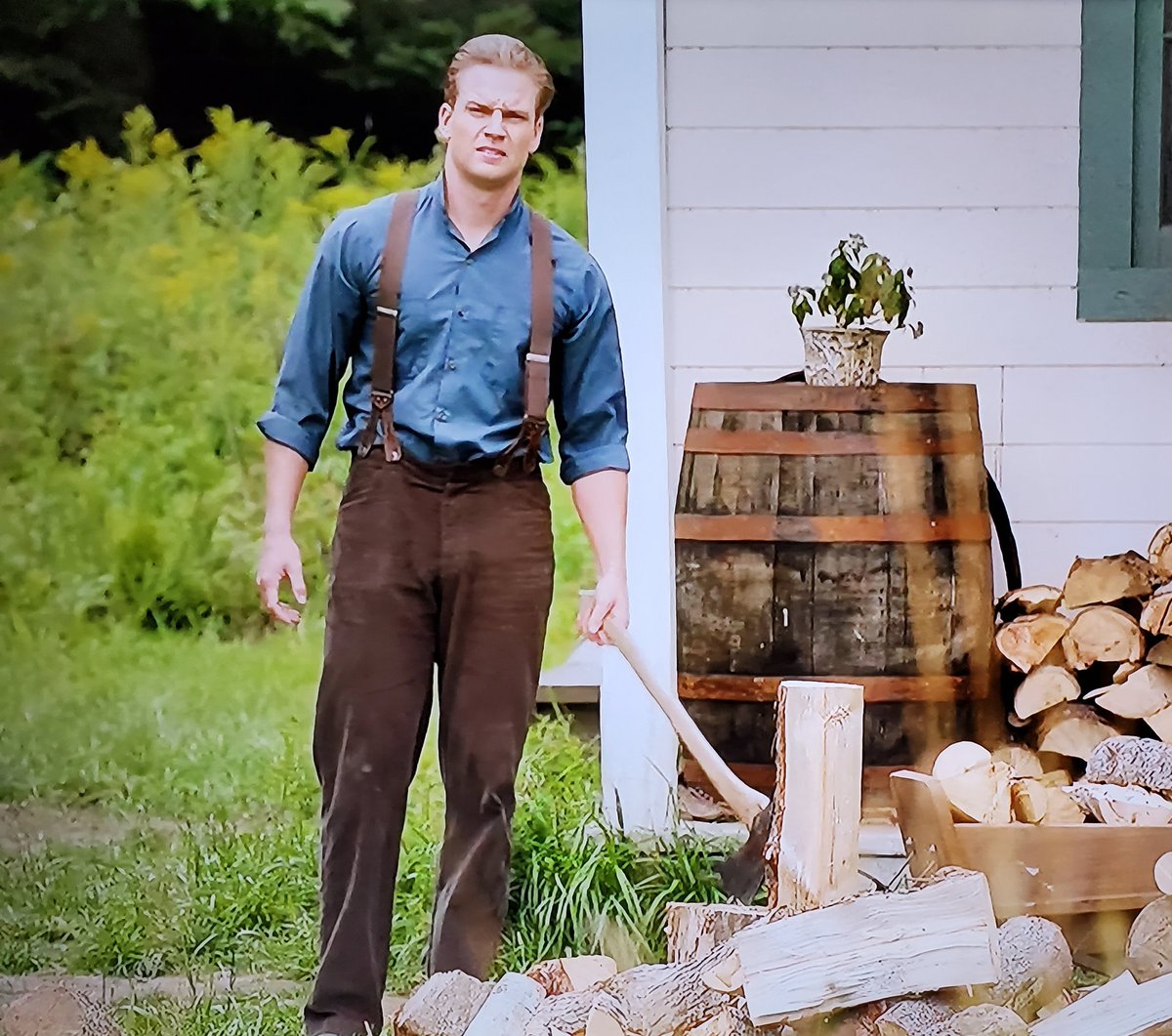 WhenHopeCallsCa's tweet photo. Hmm..a Wood Chopping Scene!! I wonder if @erinkrakow
had something to do with it? #HeartieHumor π€£π #Hearties @SCHeartHome @HMNow @RJHatanaka @MorganKohan @jocelynhudonx @jeffersonb76 @I_Am_Kate_Moyer @GregHovanessian @SCHHAmbassador @LiamMac2005 https://t.co/JGsmw9m23f