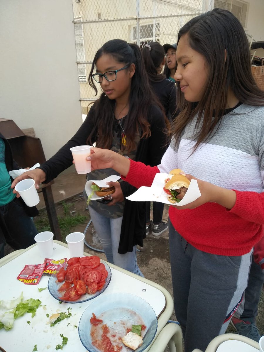 #PASenLasEscuelas
Día del estudiante festejando con choripan....!!!
<a href="/fguillesaavedra/">GUILLERMO SAAVEDRA</a> <a href="/patriciapinasco/">Patricia Pinasco</a>