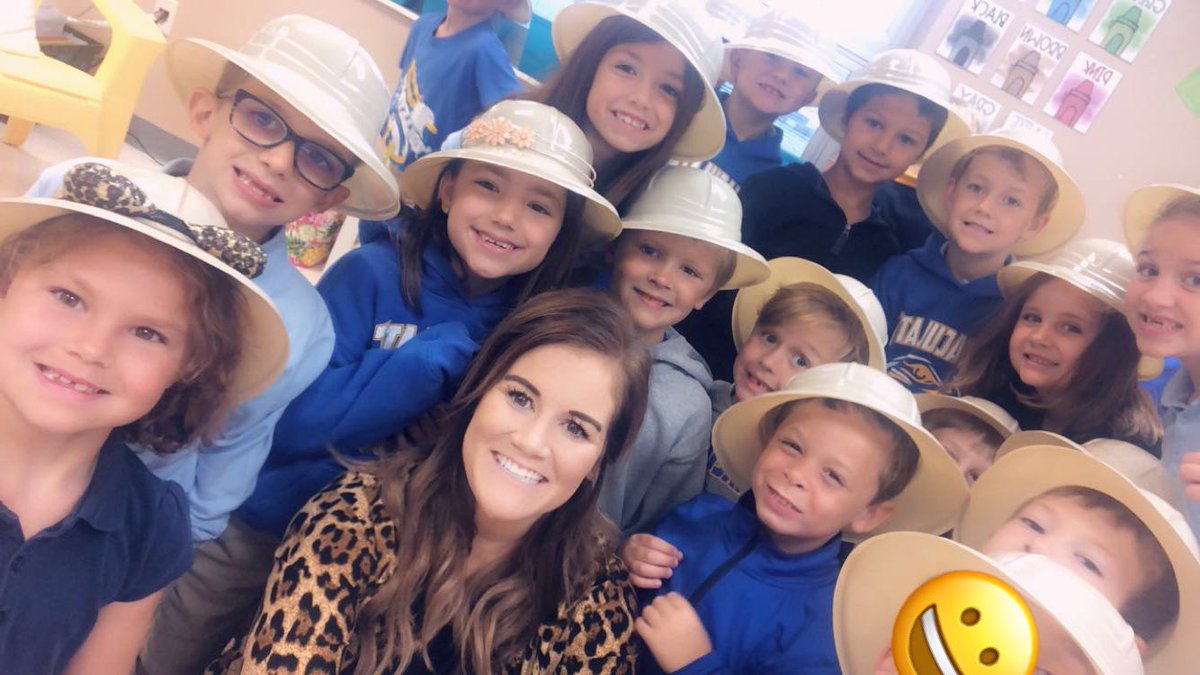 msdrury11's tweet photo. We gassed up the Jeeps and headed to Africa this morning! On the agenda was a virtual safari, animal and habitat activities, and jungle yoga. It was a wild time! #lovewhatIC https://t.co/Xj2ROhHvZZ