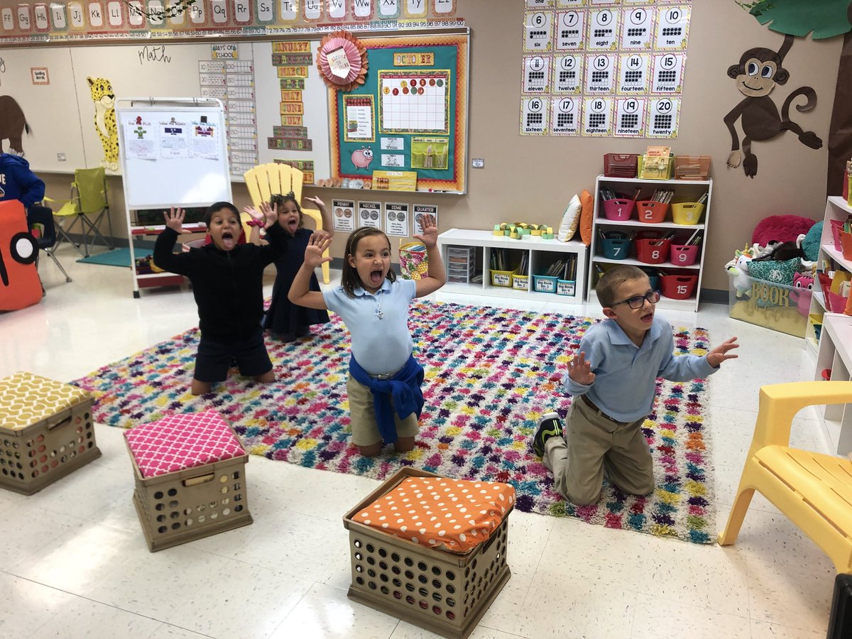 msdrury11's tweet photo. We gassed up the Jeeps and headed to Africa this morning! On the agenda was a virtual safari, animal and habitat activities, and jungle yoga. It was a wild time! #lovewhatIC https://t.co/Xj2ROhHvZZ