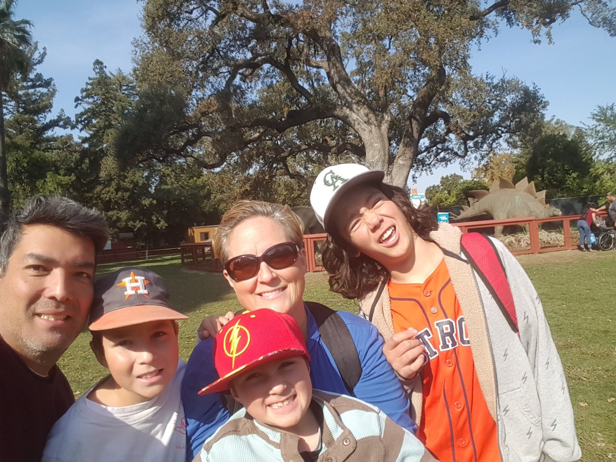 BeyerCcs's tweet photo. Having fun at the Sacramento Zoo with @CompassCs! So many amazing field trips in both Norcal and Socal :-) #workforcompass #bestjobever #learnwithcompass https://t.co/rgTOjiMCtq