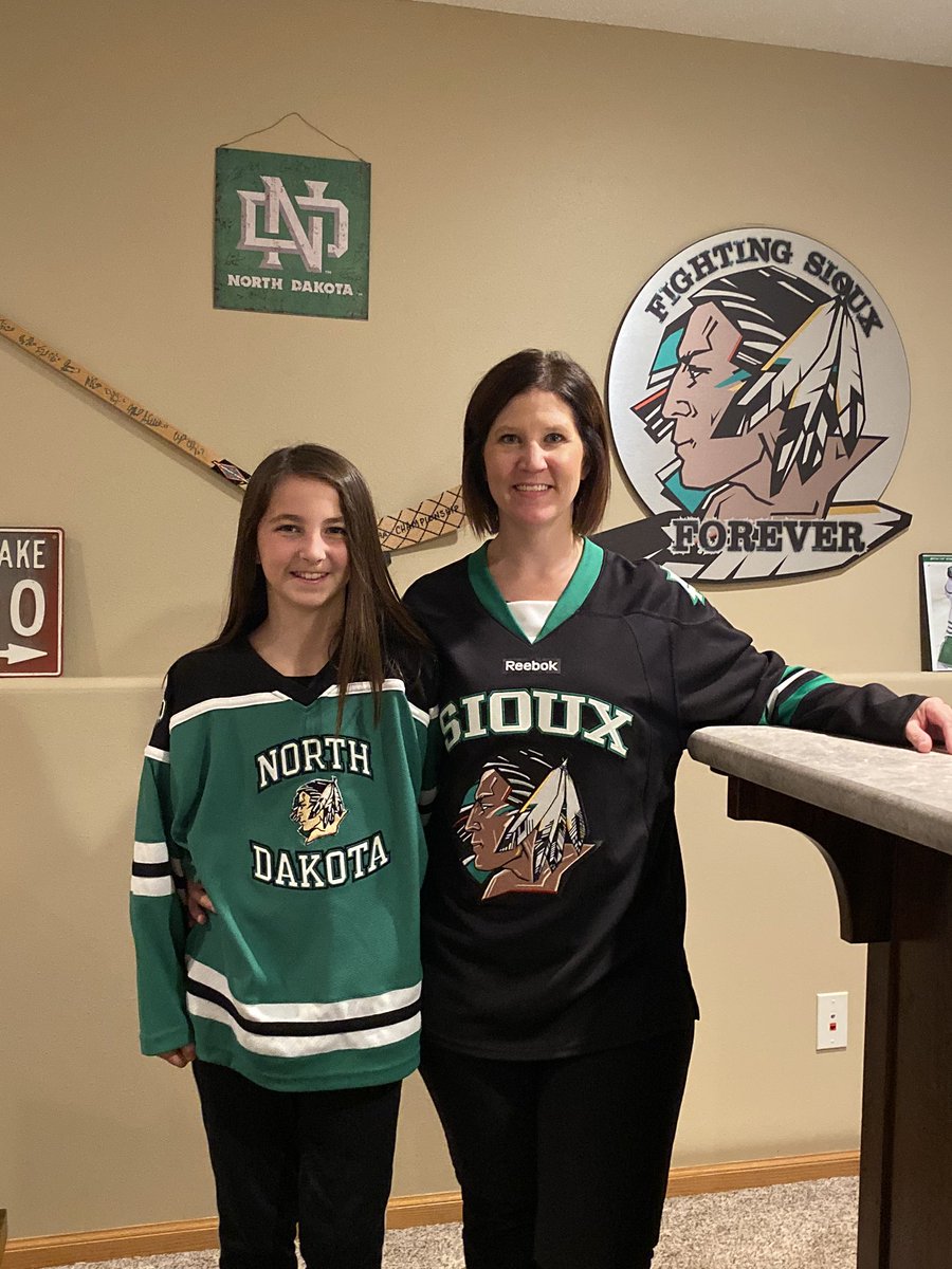 Due to blizzard “Adam” we can’t get to @REA for the game. We are ready to cheer them on from here! 🏒#gosioux #jerseygirls #backinblack #hockeyhockeyhockeyhoyhoyhoy