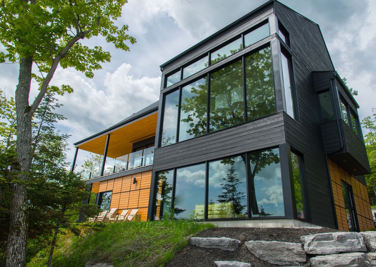 ValueWindows's tweet photo. How Does Replacement Window and Doors Increase Your Property Value?
There are few upgrades that will allow you to recoup or even surpass your investment. Installing replacement windows can do that for you all while increasing the value of your property. Here’s how. https://t.co/KalESMA1qv
