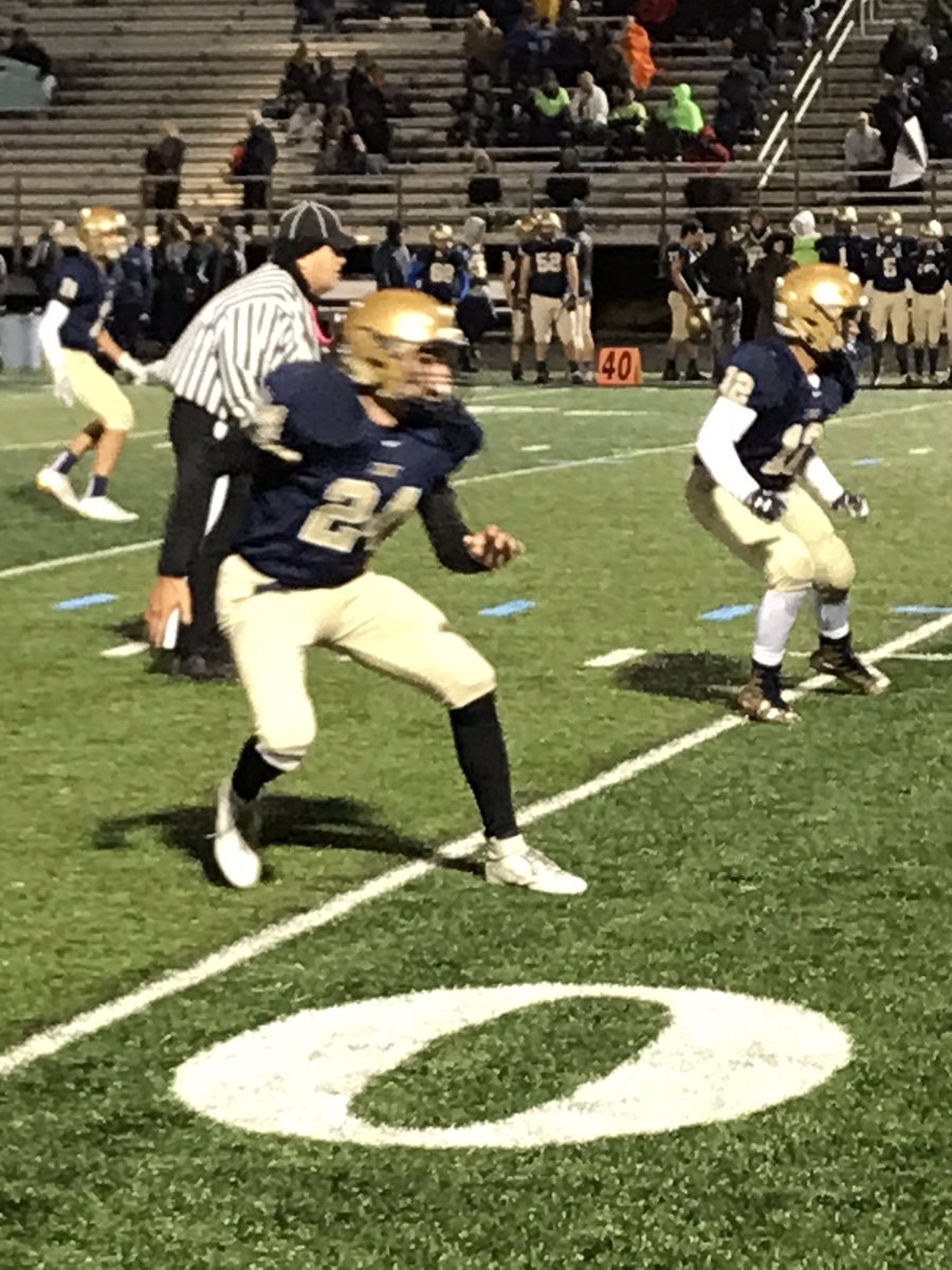 bettinmaxxx's tweet photo. @lemont_football big second half for LHS sophomores to slam the door #keeprolling #brothersinthehuddle #We_R_LHS #HitHard #BigGameNextWeek #FNL #WinningCulture https://t.co/rEIJHkqzOV