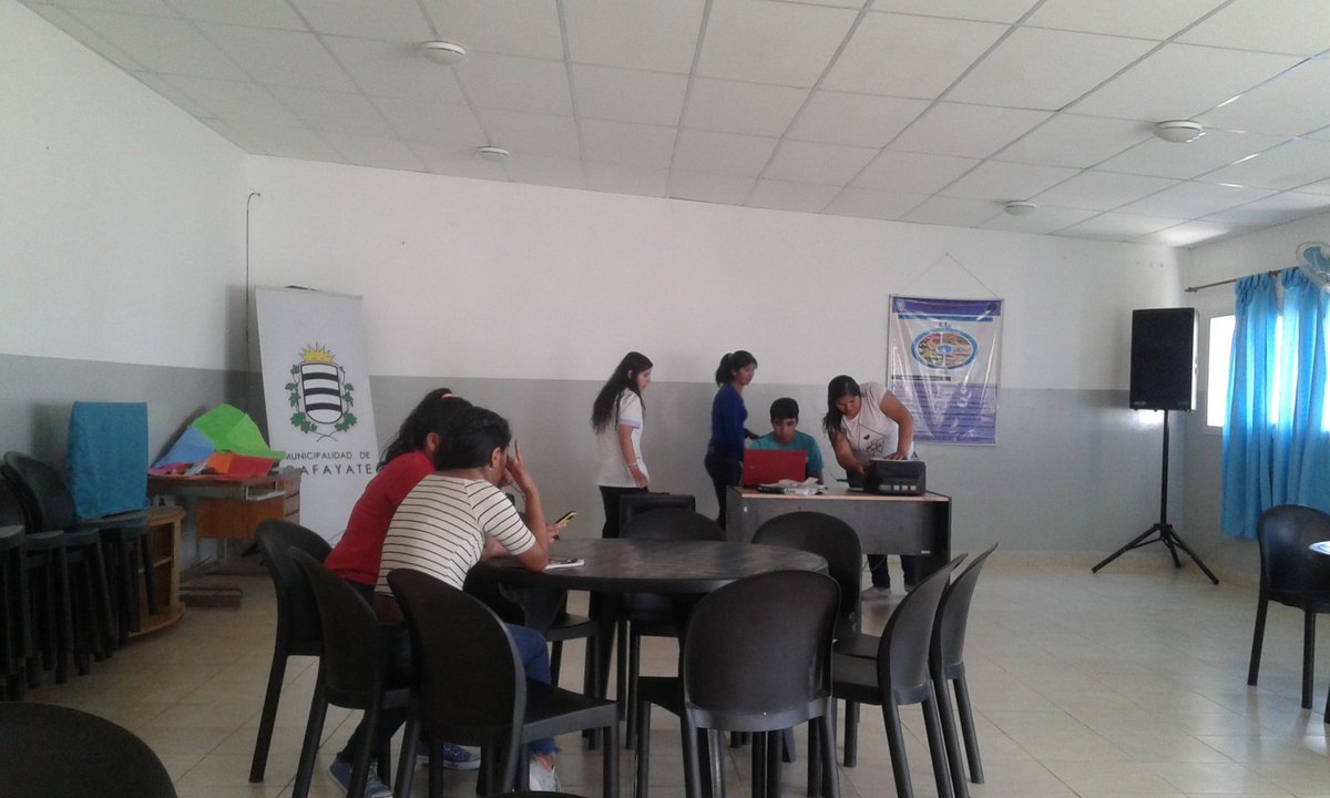 baronesita81's tweet photo. Capacitandonos en Alimentacion Saludable  para dar lo mejor a nuestros niños Cafayateños en Esc. Avellaneda #PASenlasEscuelas @fguillesaavedra @Emilse57181173 @RominaChaile6 @artydance23 https://t.co/PeBb8zMb3W