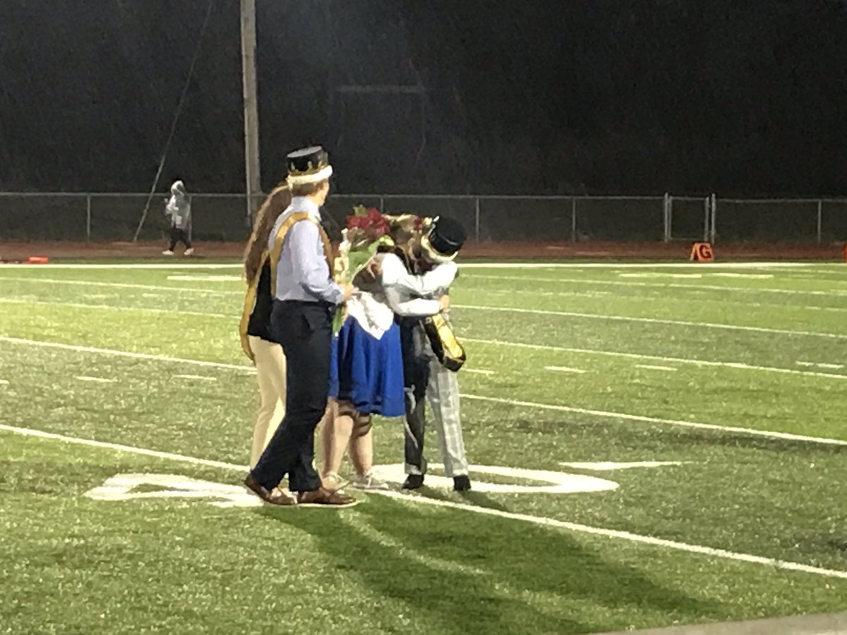EmilyDoblinger's tweet photo. Congratulations Cal and Grace...Ross Homecoming King and Queen #RossBetterTogether https://t.co/drkcoEFDGQ