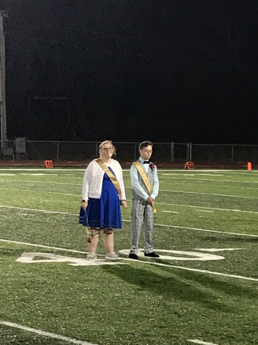 EmilyDoblinger's tweet photo. Congratulations Cal and Grace...Ross Homecoming King and Queen #RossBetterTogether https://t.co/drkcoEFDGQ