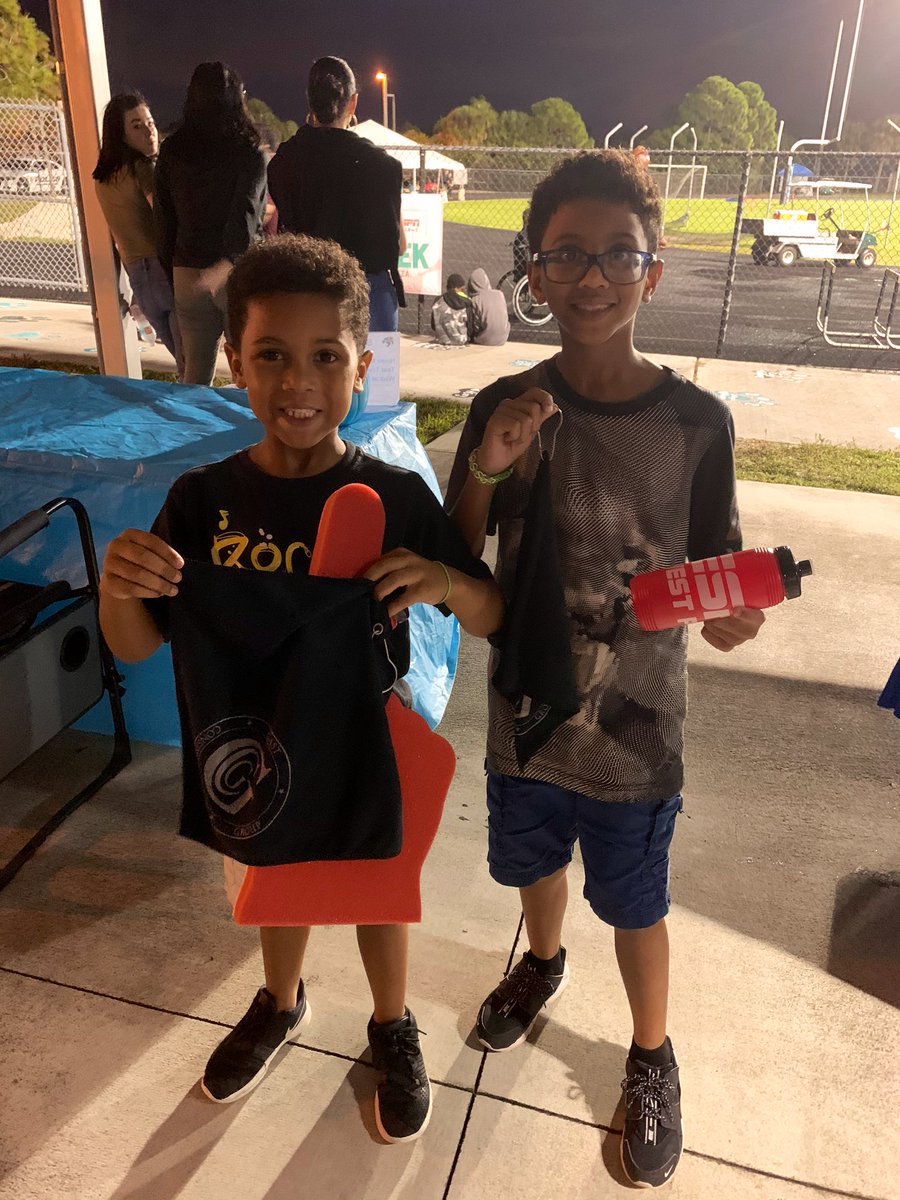 ESPNWestPalm's tweet photo. No need to worry, @GastBuilt has our fans covered when the bleachers are wet or when they break a sweat with these awesome towels 😍 Great time out at our Football Night in South Florida game with Royal Palm vs Dwyer 🏈 https://t.co/gjXvhxCr0K