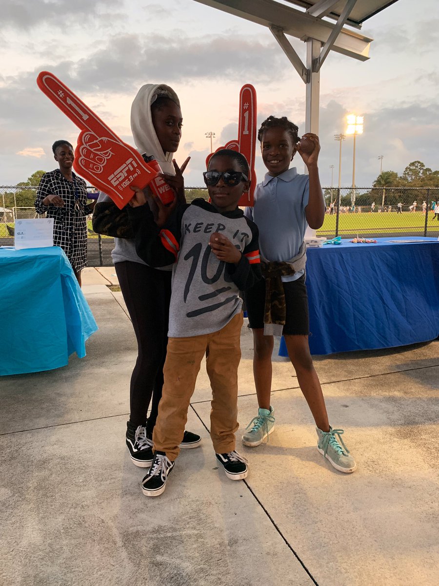 ESPNWestPalm's tweet photo. No need to worry, @GastBuilt has our fans covered when the bleachers are wet or when they break a sweat with these awesome towels 😍 Great time out at our Football Night in South Florida game with Royal Palm vs Dwyer 🏈 https://t.co/gjXvhxCr0K