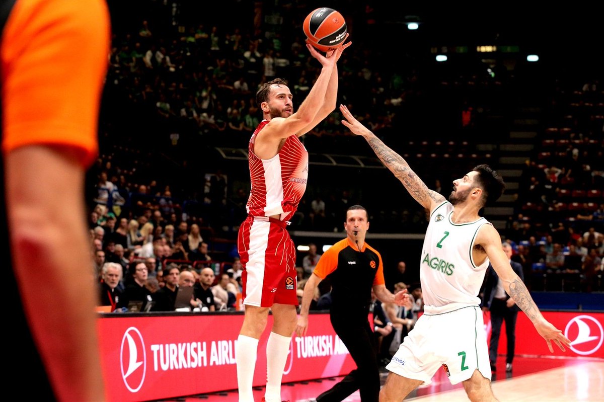 24SportsLegends's tweet photo. AX Armani Exchange Milan registered its first win of the season by edging Zalgiris Kaunas 85-81 at home on Friday. https://t.co/YVa9dmgPjS