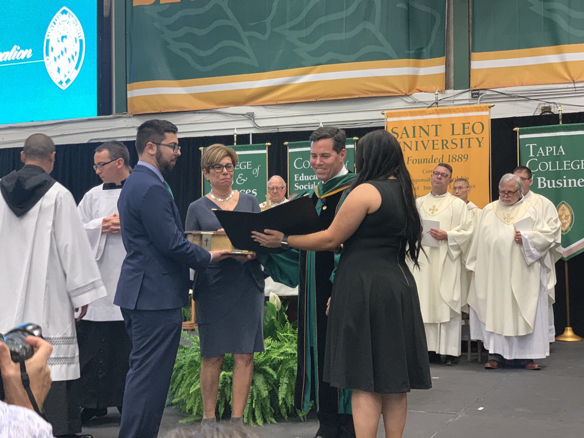 EdNarain's tweet photo. Congratulations to @saintleopres on his inauguration as @SaintLeoUniv 10th President! #LeoTheGreat #ProudTrustee #ValuesAndVision https://t.co/tgKP2lusfV