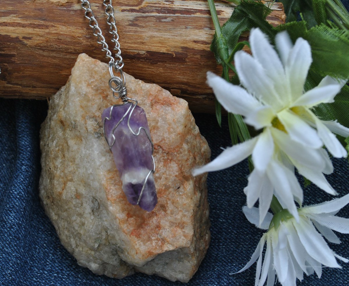 goose398's tweet photo. Beautiful simplicity! Raw amethyst #etsy shop: Raw amethyst necklace; purple stone necklace; wire wrapped amethyst; wire wrap crystal; stainless steel chain; raw gemstone pendant https://t.co/PricV0PEAm #jewelry #necklace #purple #rawamethyst #shopsmall Rocks2Gems2Wire https://t.co/ObQZLzcofG
