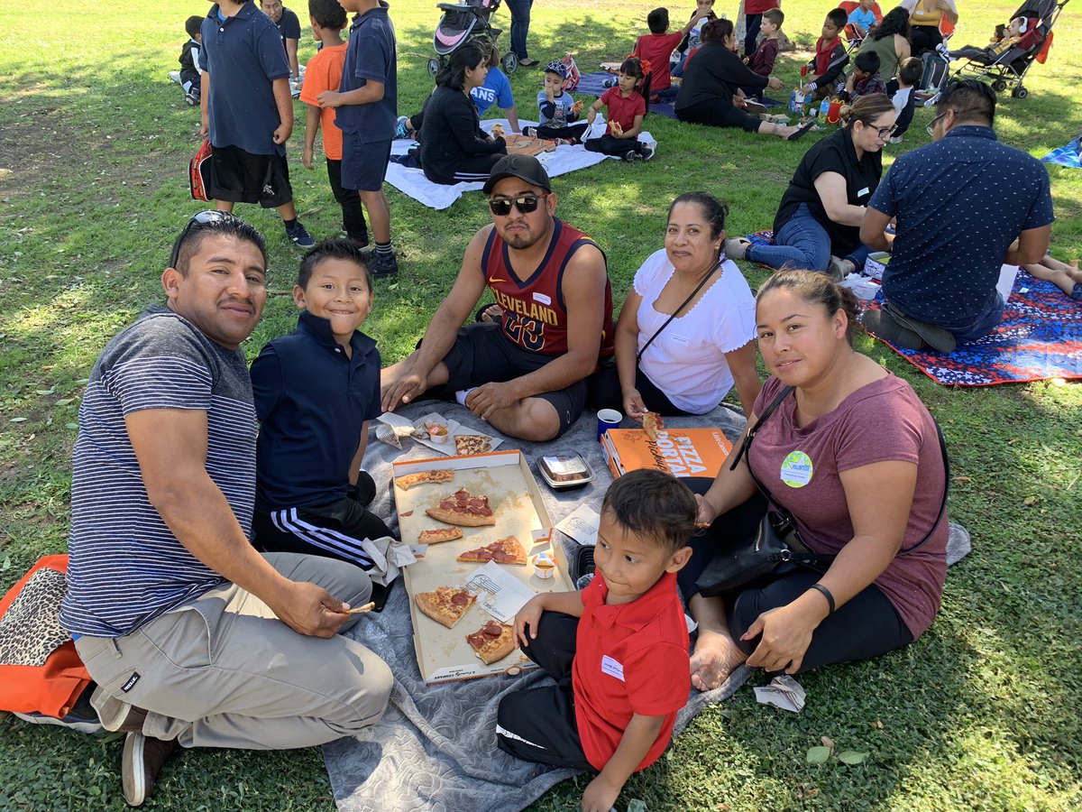 mc_ashly's tweet photo. Family Picnic Fun at Beswick!! @TUSDschools @beswickes #beswickes #wearetusd https://t.co/7s4nWcXSgl