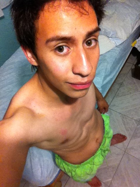 Alexjandro0210's tweet photo. De enamorado /Con el corazón roto
#gym #ANGELITO #evolutionfit https://t.co/r4sA7JlJU2