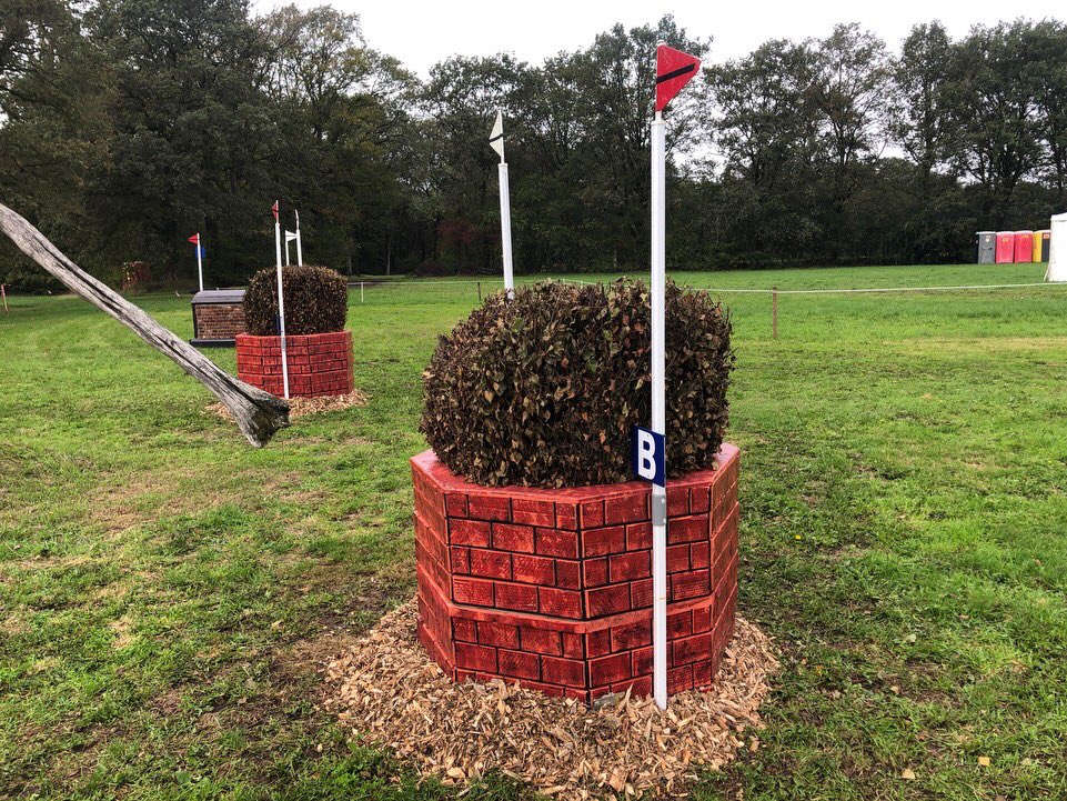 CrossCountryapp's tweet photo. Dressage is done at @militaryboekelo Take a look at what they jump on Saturday with the course designer #virtualcoursewalk #MBE19 https://t.co/B9uIOrGXD8 https://t.co/izKQn6UoKR