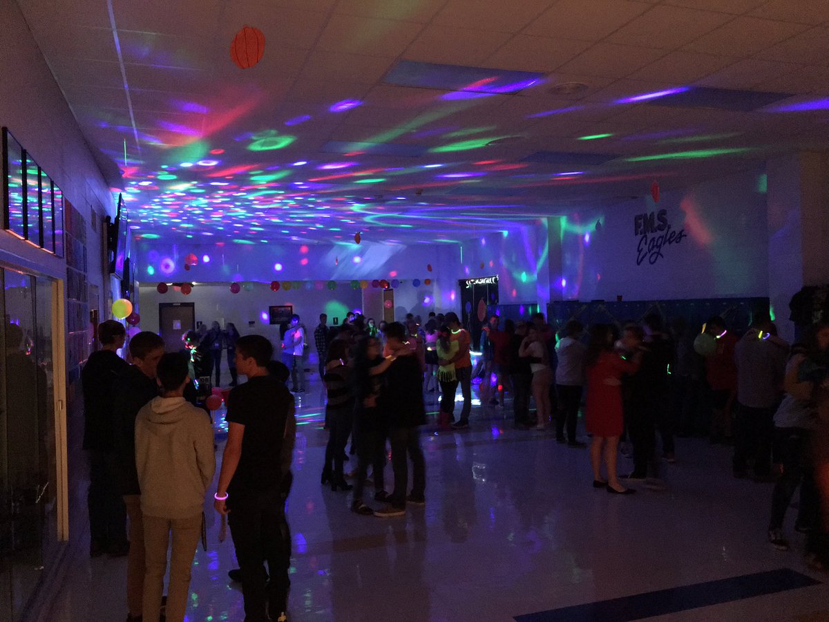 tpowens2012's tweet photo. First @FordlandEagles dance of the year! #glowdisco #eaglepride @FordlandR3Scho1 https://t.co/m7ljvDXEjX