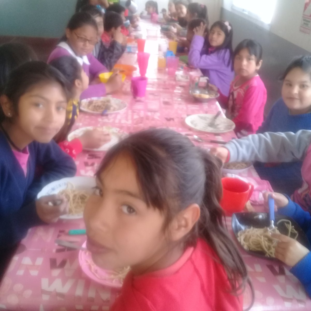 stellmar02's tweet photo. #PlanAlimentarioSalteño en las Escuelas , asegurando que cada niña reciba el alimento y la contención necesaria.🍛🍎🍴🤗. Escuela Lugones zona norte. @ComedoresEscol1 @artydance23 @Escuelabierta1 @UrtubeyJM @rubem_dario29 https://t.co/QG33RVaJIV
