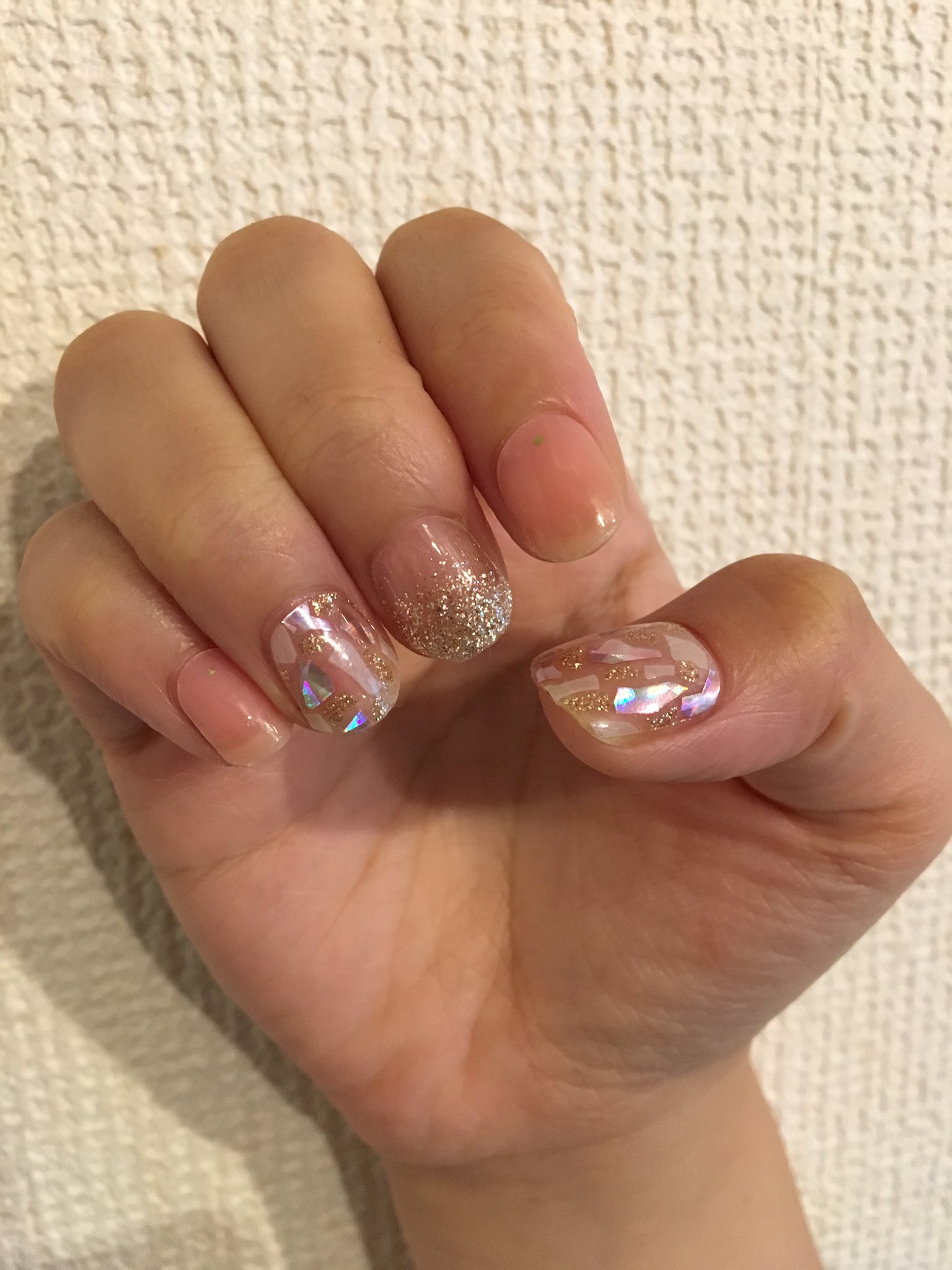 きっしー Twitterren 今時のネイルシールはすごい 伸縮性があるから伸びて貼りやすいし Ledで硬化して2週間持つなら万々歳 ジェルトップコート買おうかなぁ もう少しぷっくりしたらなお良し ジェラートファクトリー パーフェクトフィットジェル
