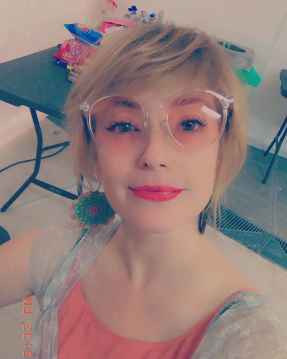 OneMusicPH's tweet photo. #OneMusicNews: International singer Leigh Nash expressed interest on collaborating with IDOL PH finalist Miguel Odron. "He has a beautiful voice. I think Miguel and I should do a duet," Leigh said. https://t.co/I4Nm3pUME9