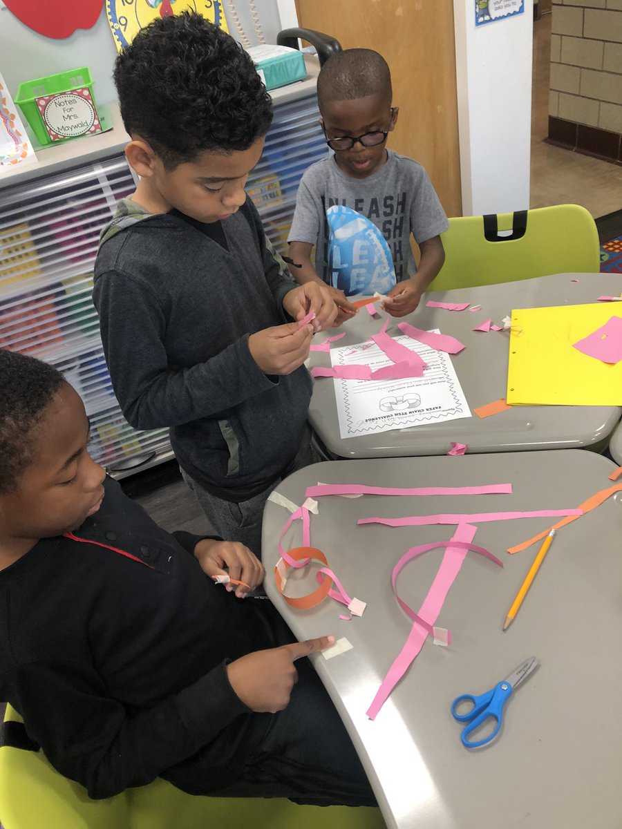 LaurenMaywald's tweet photo. Collaboration and teamwork at its best! Constructing the longest paper chain possible with @JPiccarillo & KPi๐๐ #whatsbruininbaldwin #stem #elementaryengineers https://t.co/3ePjmfm9Mi
