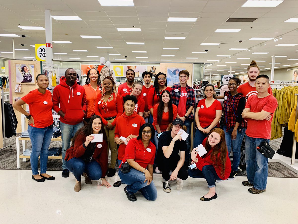 Celebrated a round of 1yr. And 3yr.  anniversaries today at T0907! I really do have the best team! #FryRdFam #HappyAnniversary  #worksomewhereyoulove #bestteaminretail #herestomanymore @BasshamJordan <a href="/Brandlikeaboss/">Gregory Overturff</a> @MelissaSullz <a href="/tansy99757869/">tansy</a> <a href="/LizS257/">Elizabeth Shaw</a>
