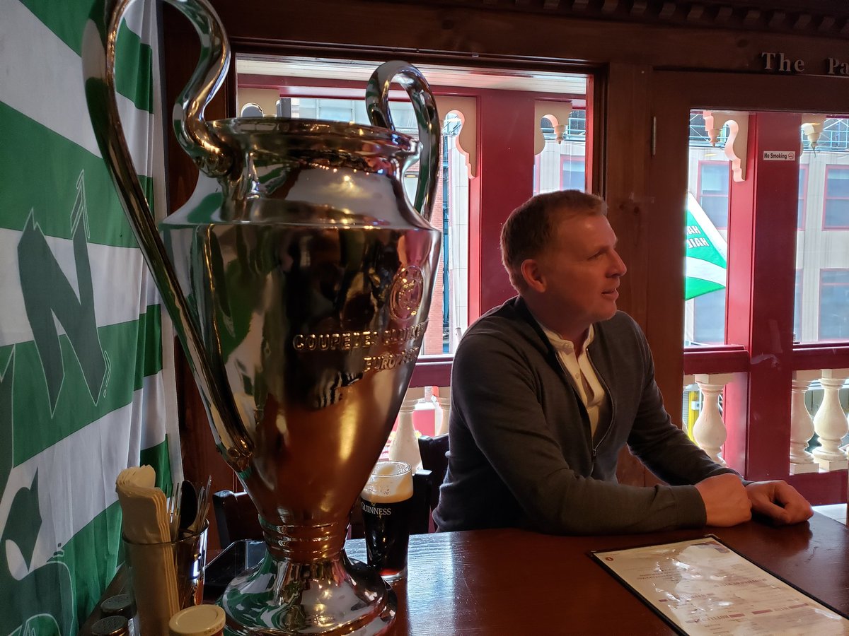 The Gaffer's in the house <a href="/JackDemseysNYC/">JackDemseys</a> "This is the best Celtic supporters club I've ever been in, great bunch of lads"