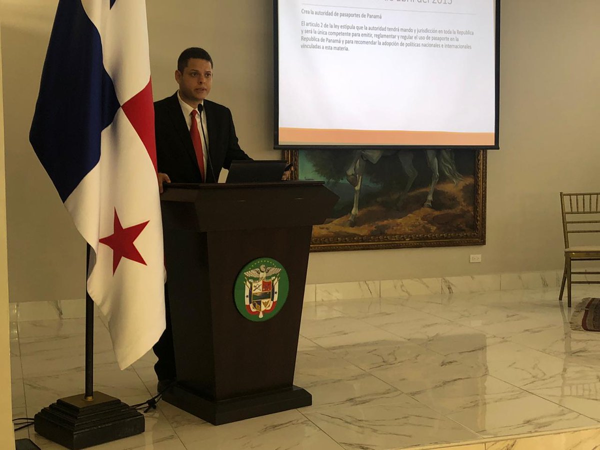 Pasaporte2019's tweet photo. Presentes en el Seminario de Actualización para personas designadas en el Servicio Exterior. La ponencia estuvo a cargo de Miguel Taboada e Iboneth Vásquez. #UnidosLoHacemos https://t.co/YLjZ74W8xH