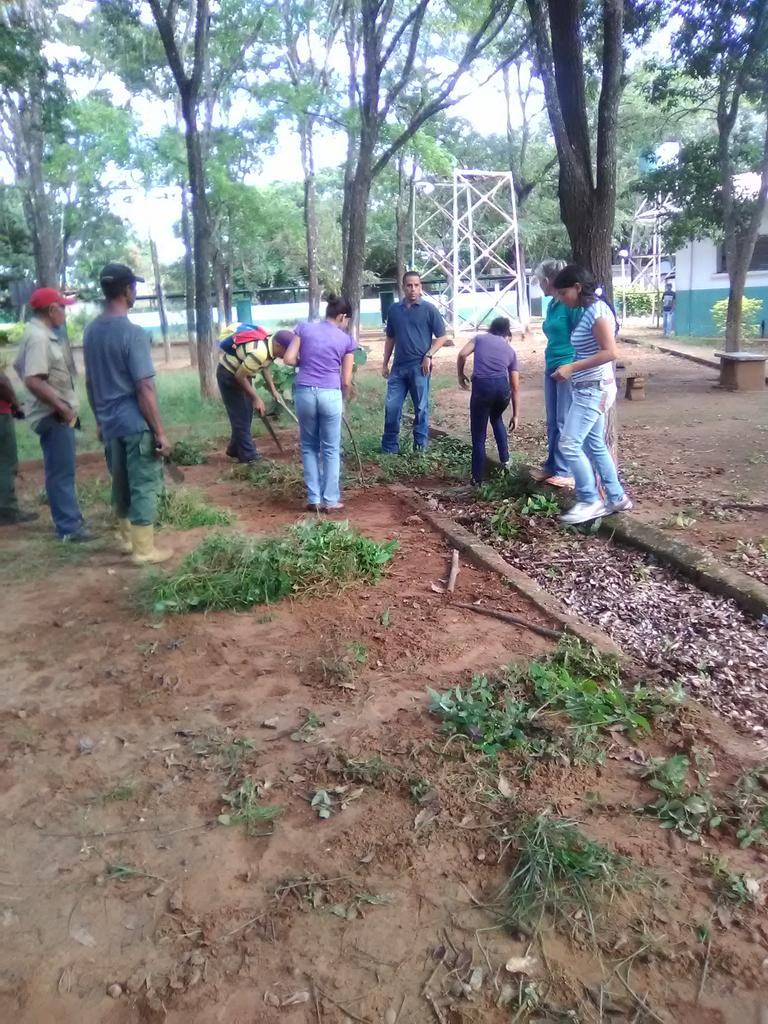 jesusazocar35's tweet photo. Arrancó el plan Guaribe Limpio en una cayapa a la escuela técnica y plaza Bolívar vamos a mantener limpio nuestro municipio es tarea de tod@s!! https://t.co/AbyAYzpUXy