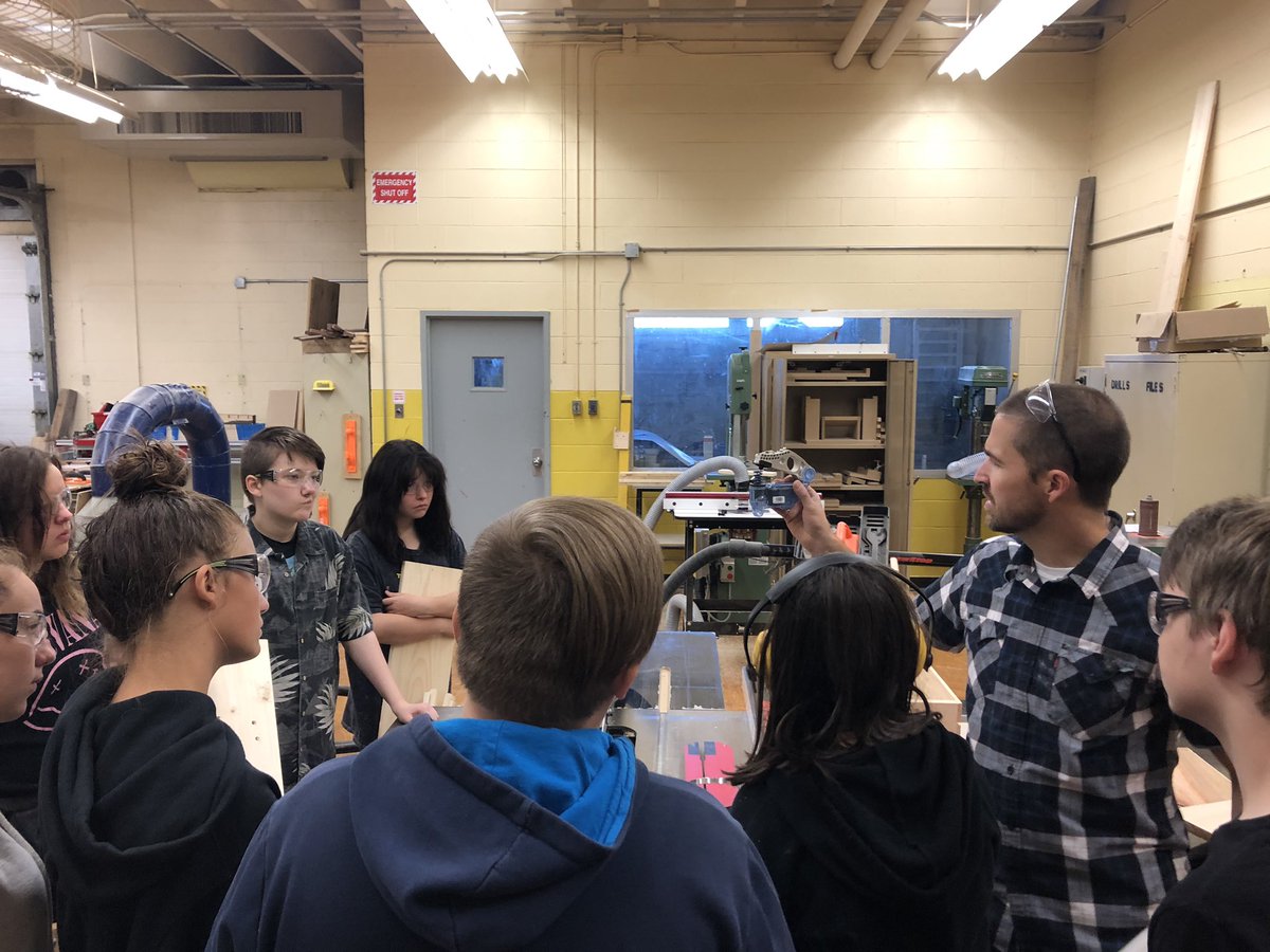 Trenton_HS's tweet photo. Lots of learning with our students and teachers - Noack and Ellis today! @MitterNoack #SkilledTrades #thsrocks https://t.co/idIHVaJNLa