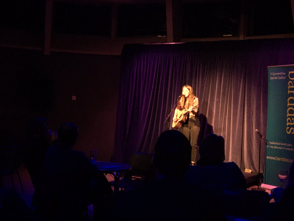 CelticAber's tweet photo. Scoth an cheoil anocht ó @CatrinHerbert mar chuid dé @ciciorbar! Brilliant music from @CatrinHerbert as part of @ciciorbar! #Cymraeg #Aberystwyth #Cicio’rBar https://t.co/FMl0s7DRvz