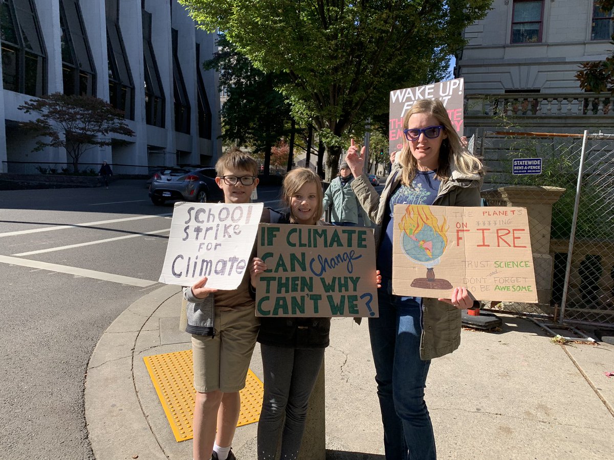 Abner4Action's tweet photo. Week 17 - Portland City Hall - Fridays 1-2pm- #strikewithus @FFF_USA @Fridays4future @GretaThunberg #FridaysForFuture #Fridays4Future #Schoolstrike4climate  #ClimateEmergency #pdxclimatestrike  #pdx #portlandclimatestrike @tedwheeler @c40cities @350_PDX https://t.co/VgG2WRb0Ue