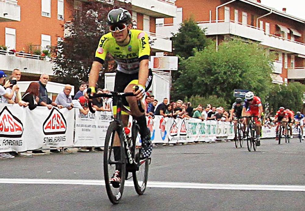 bikenewsPhoto's tweet photo. Un altro giovane talento per il Team Colpack: ecco il toscano Francesco Della Lunga #teamcolpack @teamcolpack #ciclismogiovanile #ciclismo #cyclingnews #ciclismo https://t.co/zFGlCHrTg8 https://t.co/f5dUsyZifd