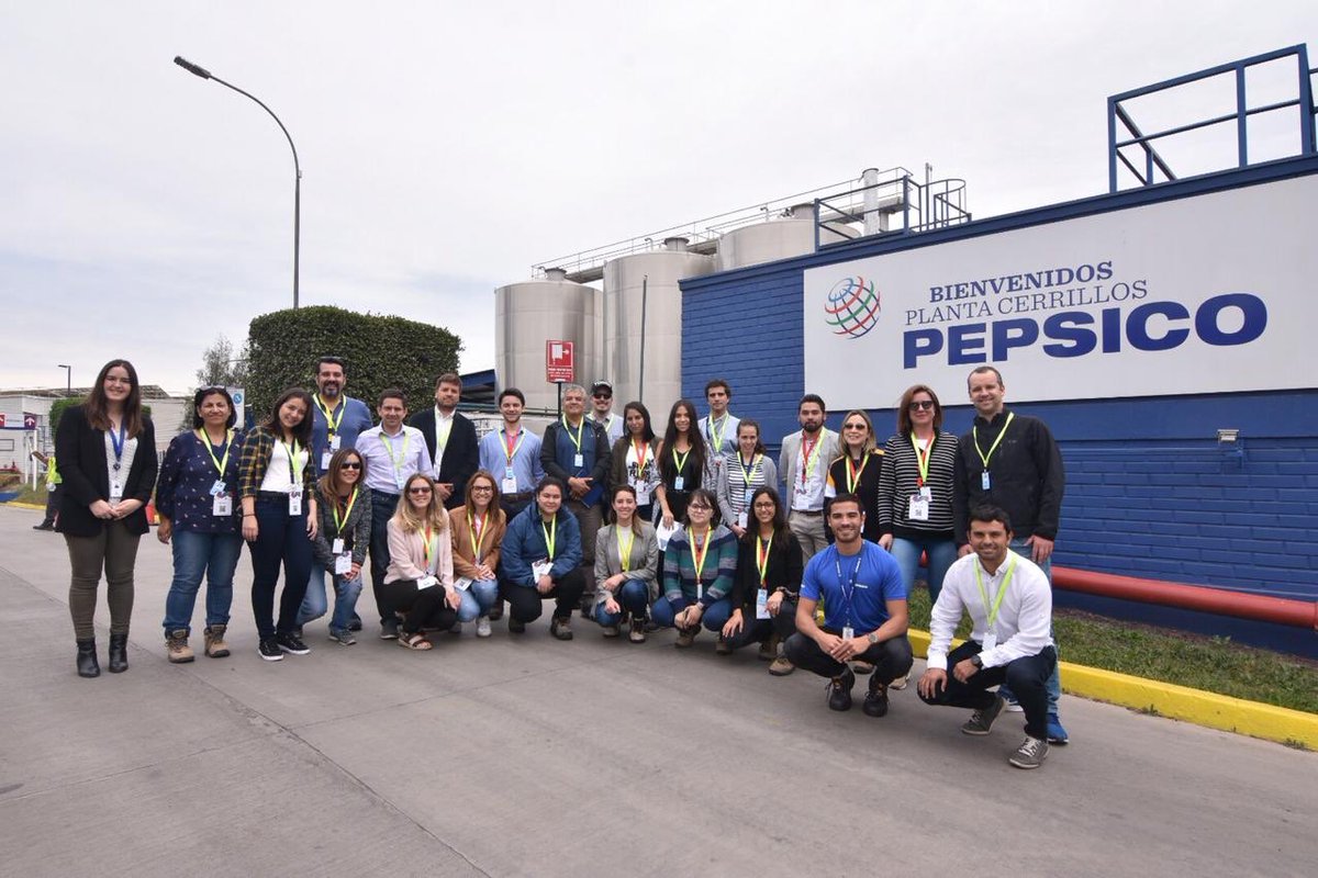 AmChamChile's tweet photo. Damos por finalizada la segunda ruta de reciclaje. Muchas gracias a nuestros socios por la asistencia. Con esta iniciativa @amchamChile reafirma su compromiso con el cuidado del medio ambiente. #AmchamSustentable ♻️ https://t.co/vHAep16L4C